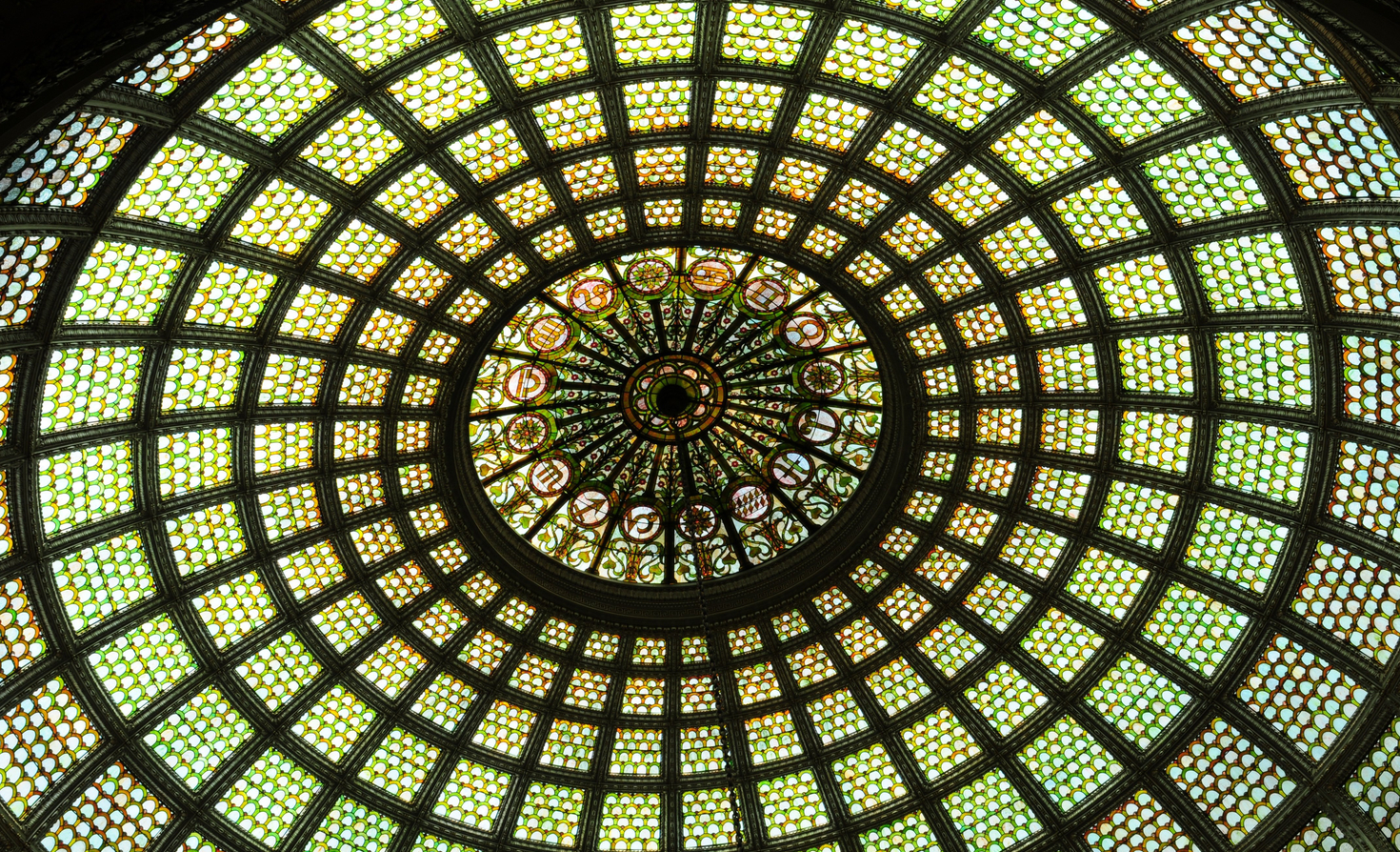 芝加哥文化中心的彩色玻璃圆顶。