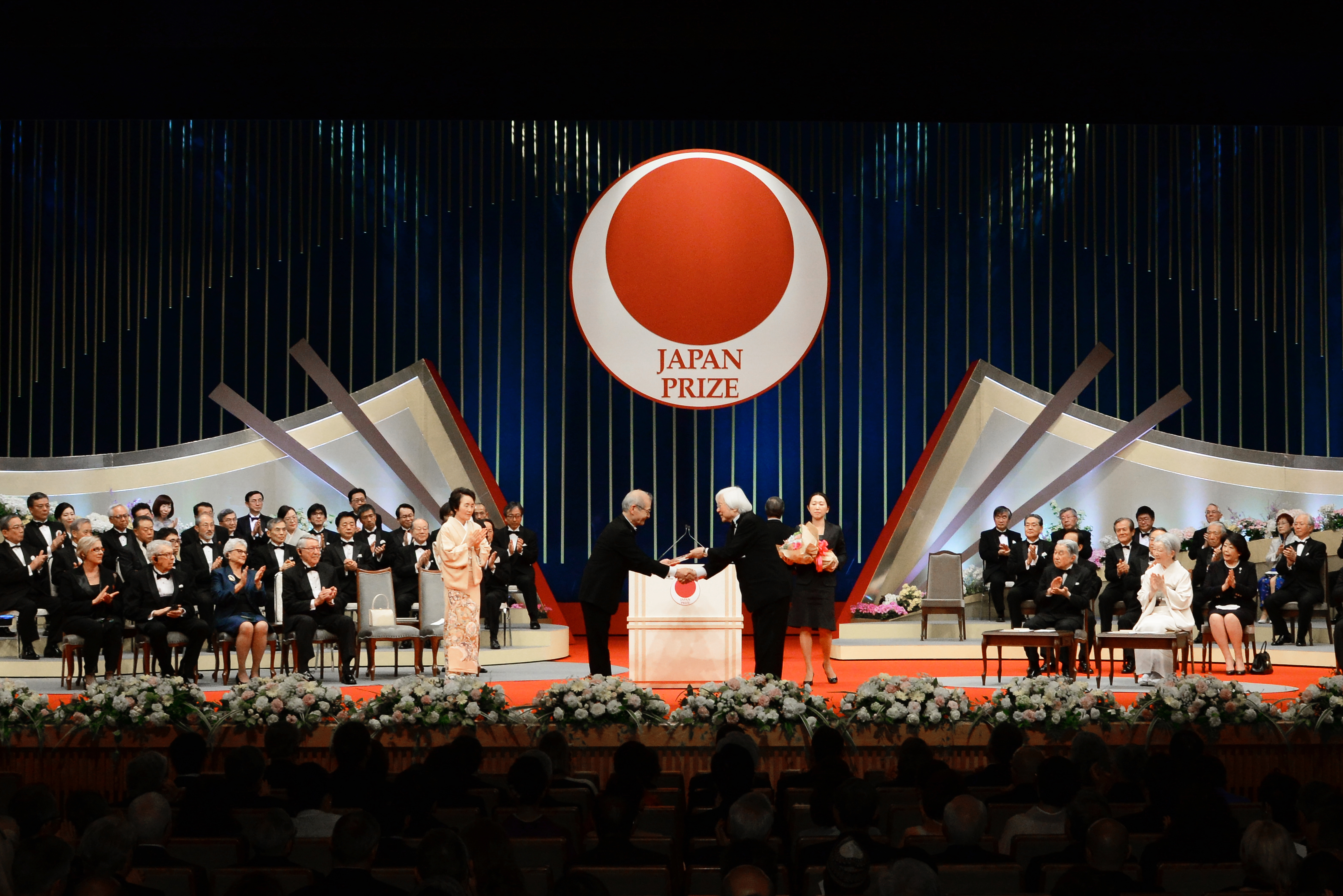 吉野彰(Akira Yoshino)获得了日本奖的奖项。”title=