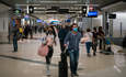 亚特兰大哈茨菲尔德-杰克逊国际机场的乘客都戴着口罩