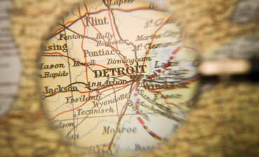 放大镜下的底特律地图