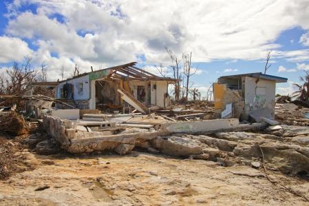 大巴哈马岛东部被毁房屋的景象，多里安飓风造成的破坏主要发生在这里。