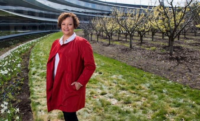 Apple副总裁，环境，政策和社会举措Lisa Jackson。