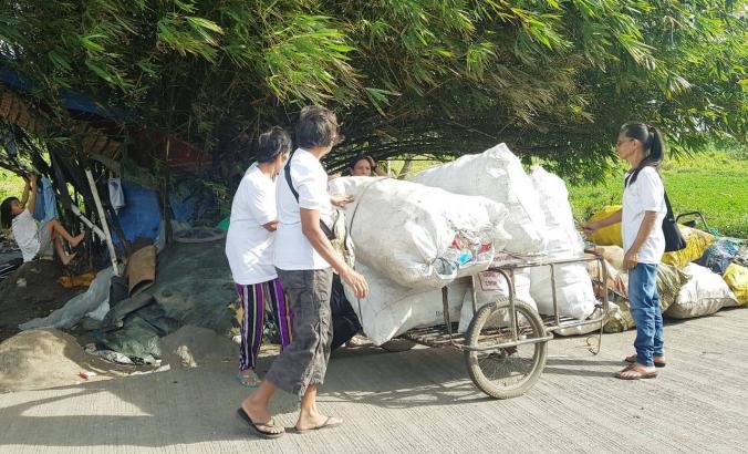 菲律宾的塑料收集者