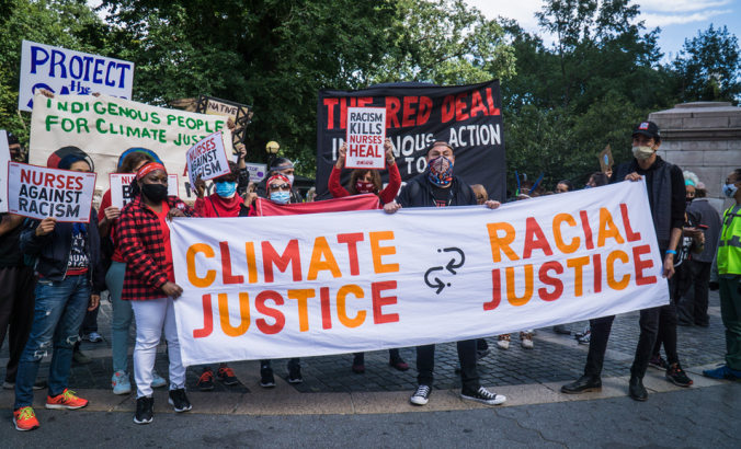 各种活动家团体苛刻的气候和种族司法。