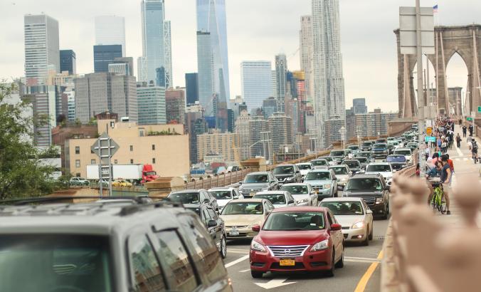 布鲁克林大桥上的交通堵塞