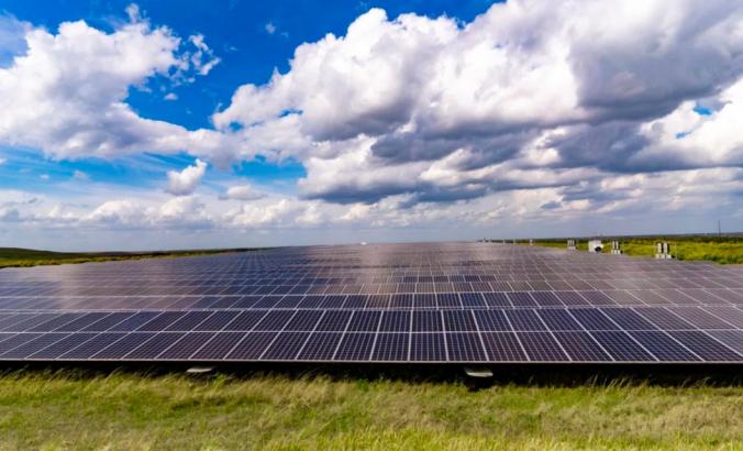12个城市属于佛罗里达市政太阳能项目。图为奥兰多公用事业委员会的斯坦顿能源中心，这是一个独立的项目。