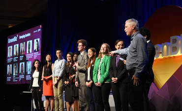GreenBiz 18名新兴领袖在舞台上讲话