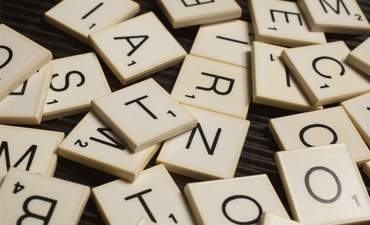 拼字游戏字母散
