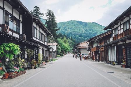 城市森林在白川乡，日本。